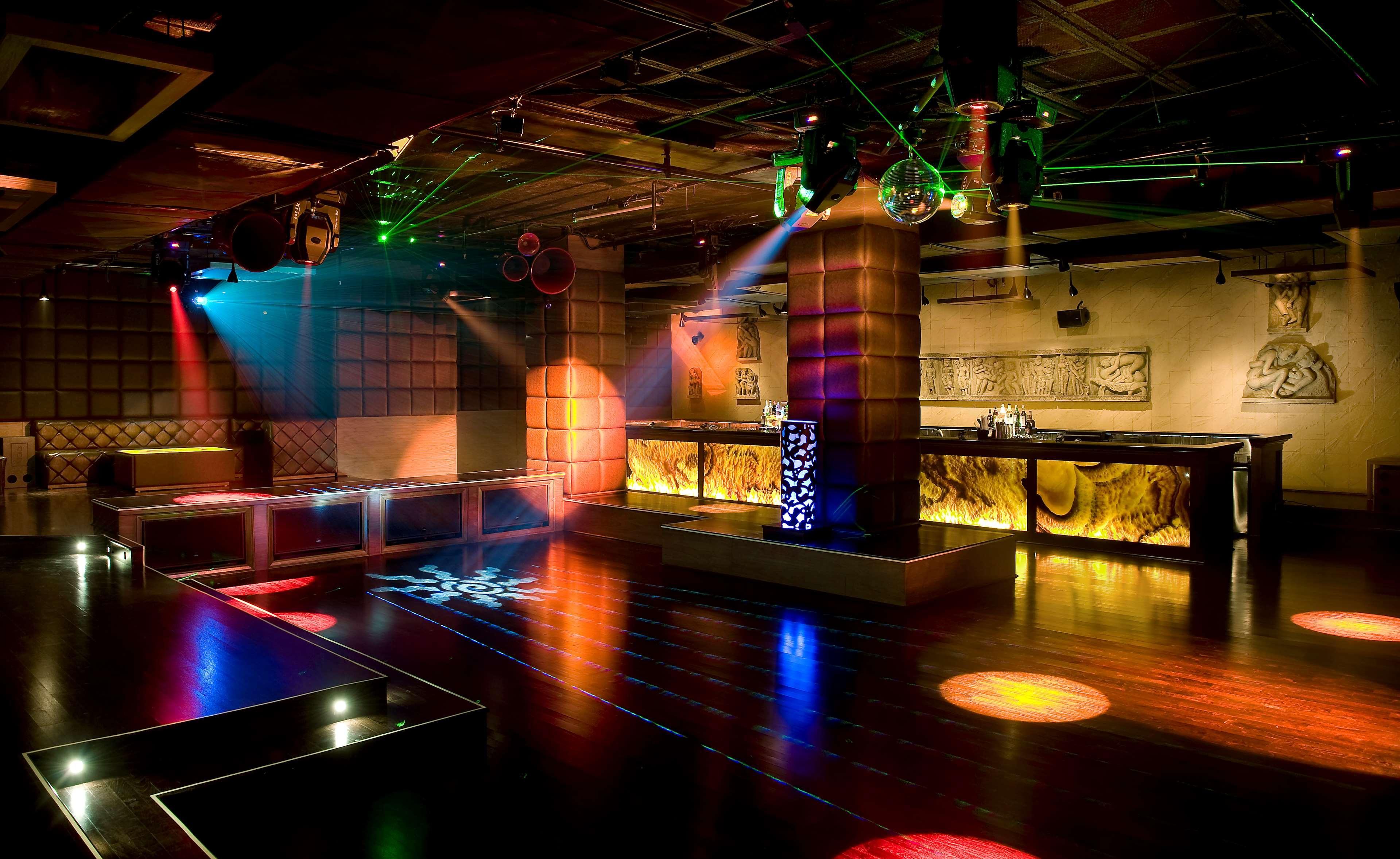 The Lalit New Delhi Hotel Exterior photo The interior of the nightclub